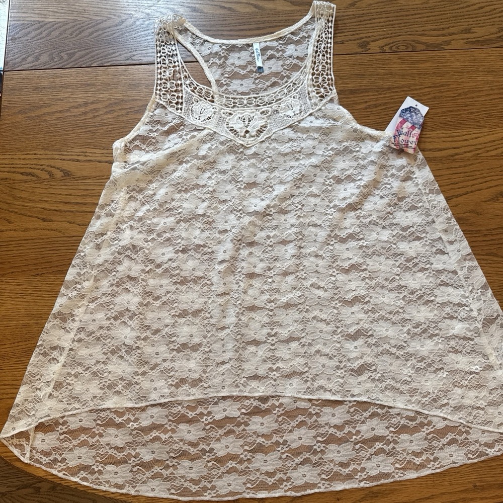 NWT Wallflower Lace Cami Size XL Ivory Cream Floral Hi Lo Tank Top Blouse Shirt‎